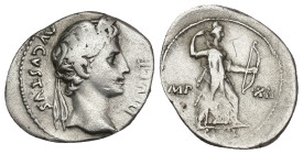 PERIODO DE JULIO CÉSAR A AUGUSTO. AUGUSTO. Denario. Lugdunum (11-10 a.C.). A/ Cabeza a der.; AVGVSTVS DIVI F.  R/ Diana, avanzando a der. con arco y c...