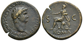 IMPERIO ROMANO. NERÓN. Sestercio. Roma (67-68 d.C.). A/ Cabeza laureada a der.; NERO CLAVD CAESAR AVG (...) IMP P P. R/ Roma sentada a izq. con victor...