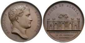 MONEDA EXTRANJERA. FRANCIA. Napoleón I. Medalla. 1808. Entrada en Madrid. Puerta de Alcalá. CU 39,09 g. 40,5 mm. Rayitas en canto. SC.