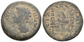 HISPANIA ANTIGUA. COLONIA PATRICIA. Augusto. Dupondio. A/ Cabeza a izq.; PERMISSV CAESARIS AVGVSTI. R/ Aquila entre dos signa; COL-ONIA/PATR-ICIA. AE ...