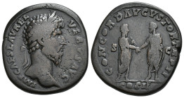 IMPERIO ROMANO. LUCIO VERO. Sestercio. Roma (161-162). A/ Cabeza laureada a der.; IMP CAES L AVREL VERVS AVG. R/ Marco Aurelio y Lucio Vero dándose la...