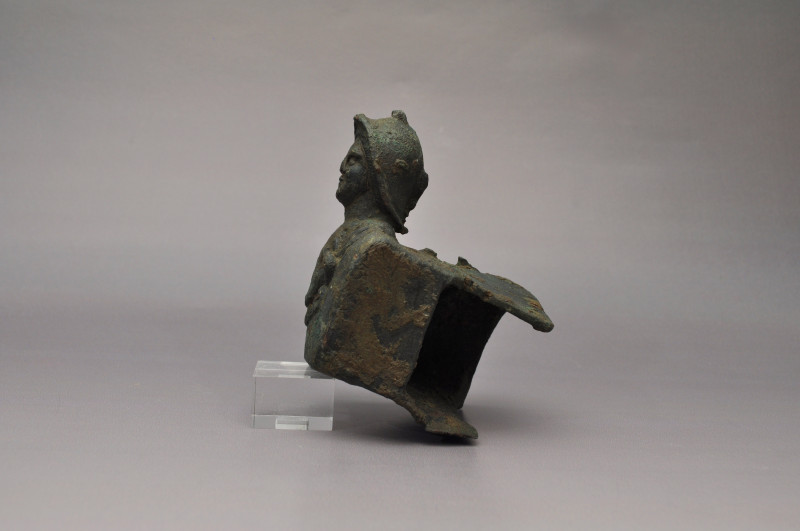 ARQUEOLOGÍA. ROMA. Aplique de carro con representación de Minerva (ss. II-IV d.C...