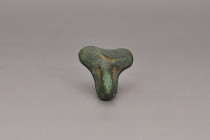 ARQUEOLOGÍA. ROMA. Amuleto fálico (ss. I-IV d.C.). Bronce. Longitud 3,6 cm.