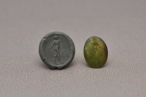 ARQUEOLOGÍA. ROMA. Entalle con representación de sátiro (ss. I-III d.C.). Olivino. Longitud 1 cm.

Ex colección Cores.