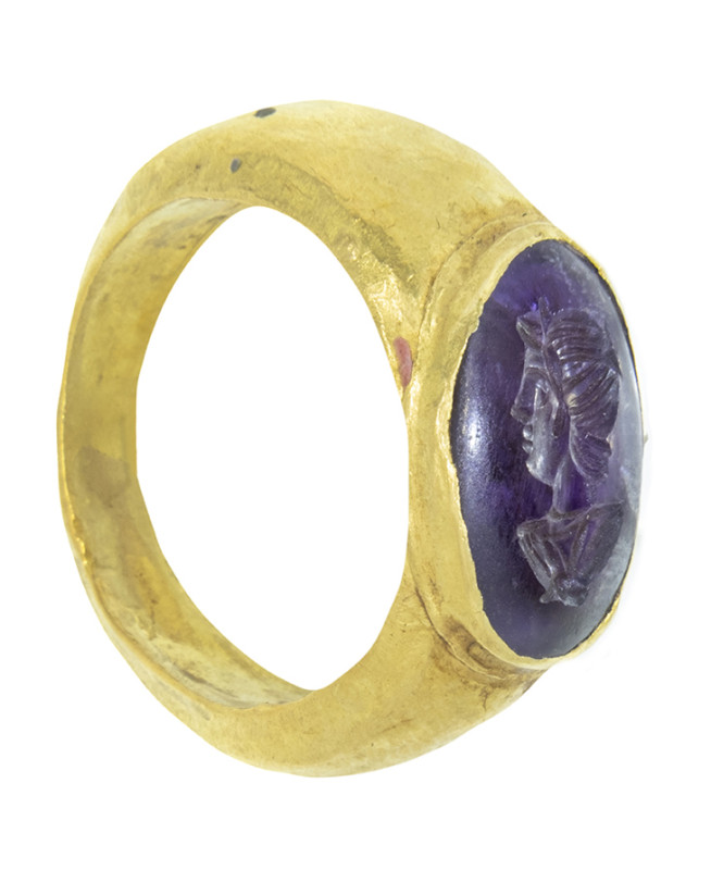 ARQUEOLOGÍA. ROMA. Anillo con entalle con representación de busto de Baco (ss. I...