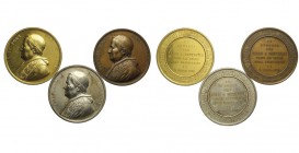 Morte di Pio IX

Pio IX - Set di 3 medaglie in astuccio originale a ricordo della morte del Pontefice 1878, opus Giov. Vagnetti, Br, Br argentato, B...