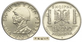 0,50 Lek 1939 Prova

Regno d'Italia, Vittorio Emanuele III Colonia Albania, 0,50 Lek 1939 Prova, RRRR Gig. P5, Ac mm 24,1 FDC