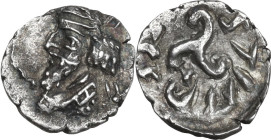 Greek Asia. Persis. Pakor I (1st cent. AD). AR Obol. Istakhr (Persepolis) mint. Obv. Bearded bust left, wearing diadem. Rev. Triskeles turning left. v...