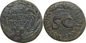 Augustus (27 BC - 14 AD). AE Dupondius. Moneyer C. Gallius Lupercus, 16 BC. Obv. AVGUSTVS/TRIBVNIC/POTEST in three lines within oak-wreath. Rev. C GAL...