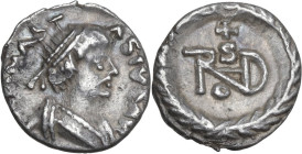 Ostrogothic Italy, Theoderic (493-526). AR Quarter siliqua in the name of Anastasius I, Ravenna mint, 493-518. Obv. D N ANASTASIVS AVG. Diademed and d...