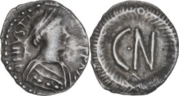Justinian I (527-565). AR 250 Nummi, light series, Ravenna mint. Obv. DN IVSTI-[NIANVS] PP AVC. Diademed, draped and cuirassed bust right. Rev. Large ...