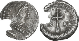 Justinian I (527-565). AR Half Siliqua, Ravenna mint. Obv. DN IVSTINIANVS PPC. Diademed and cuirassed bust right, wearing imperial mantle. Rev. Rho-he...