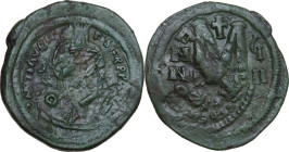 Maurice Tiberius (582-602). AE Follis, Costantinople mint,. Dated RY 8 (589/90). Obv. DN mAVRICI TIbER PP AVG. Crowned and cuirassed bust facing, hold...