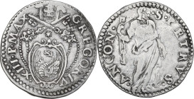 Roma. Gregorio XIII (1572-1585), Ugo Boncompagni. Testone. CNI 241/244; M. 209; Berm. 1215. AG. 9.40 g. 30.00 mm. Bel BB.