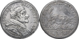 Roma. Alessandro VIII (1689-1691), Pietro Ottoboni. Testone A. I. CNI 27; M. 16; Berm. 2176. AG. 8.89 g. 33.00 mm. Appiccagnolo rimosso. MB+/qBB.