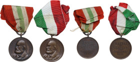 Regnando Vittorio Emanuele III (1900-1943). Insieme di due (2) medaglia 2 Giugno 1902 'L'Italia a Garibaldi'. Brambilla pag. 514. AE. 18.66 g. 30.50 m...