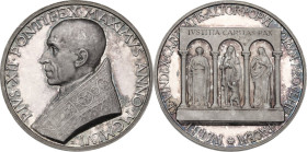 Pio XII (1939-1958), Eugenio Pacelli. Medaglia 1956 per l'ottantesimo compleanno del Pontefice. D/ PIVS.XII.PONTIFEX.MAXIMVS.ANNO.MCMLVI. Busto a sini...