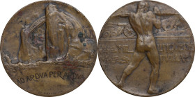 Medaglia in ricordo della Grande Guerra, 1924. D/ AD ARDVA PER ARDVA. Paesaggio con alto ponte. R/ NIL LINQVERE / INAVSVM. Uomo che sorregge un peso, ...
