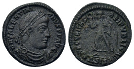 Valentinian I (364-375). Æ (18,7mm, 2.5g). Siscia, AD 364-367. Pearl-diademed, draped and cuirassed bust r. R/ Victory advancing l., holding wreath an...