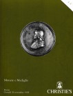Christie's, Monete e medaglie. Roma, 26 novembre 1992. Brossura editoriale, 1002 lotti. Piatto anteriore con linguetta superiore tagliata. Segni a pen...