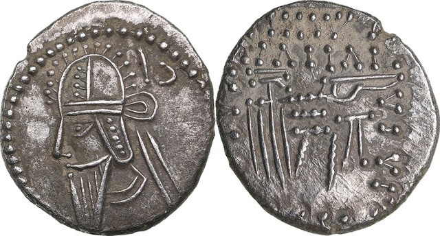 Parthia (Ekbatana) AR Drachm – Vologases VI (208-228 AD)
3.70g. 19mm. XF/XF.Obv...