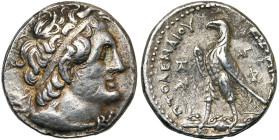 ROYAUME LAGIDE, Ptolémée II Philadelphe (285-246), AR tétradrachme, 253-252 av. J.-C., Gaza. D/ T. diad. à d., le cou dr. de l'égide. R/ ΠΤΟΛΕMAIOY ΣΩ...