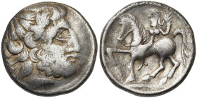 OLTENIE, AR tétradrachme. Type Zweigarm. D/ T. barbue à d. R/ Cavalière ten. un rameau de la main g. levée, menant son cheval au pas à g. La crinière ...
