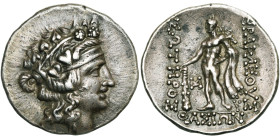 TRANSYLVANIE, AR tétradrachme. Imitation de Thasos. D/ T. de Dionysos à d., cour. de lierre. R/ Héraclès deb. de f., t. à g., ten. sa massue. A g., ....