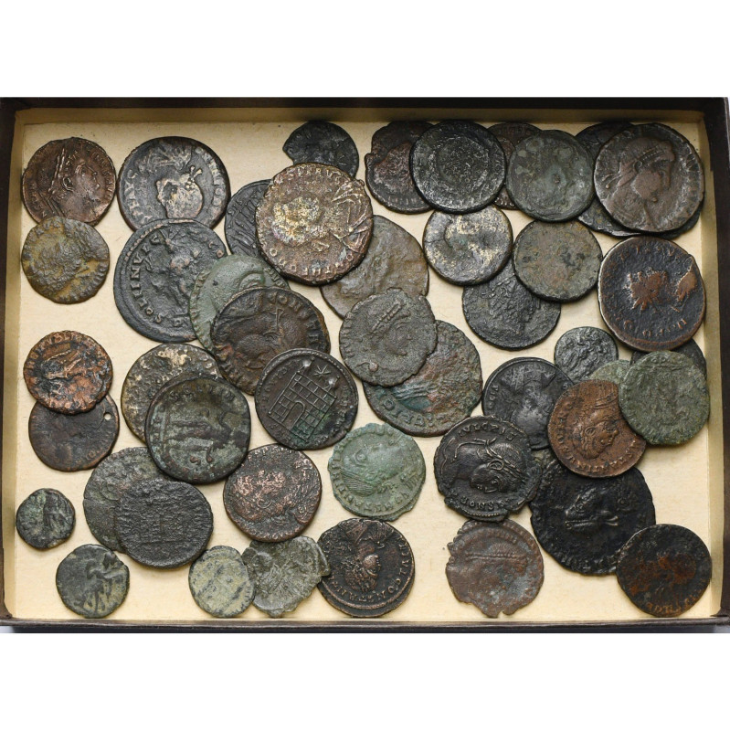 lot de 49 bronzes, dont: Licinius Ier, Constantin Ier, Constantin II, Urbs Roma,...