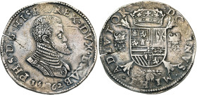 BRABANT, Duché, Philippe II (1555-1598), AR écu Philippe, 1562, Anvers. D/ B. cuir. à d. PHS· dans la légende. R/ Ecu couronné sur une croix de Bourgo...
