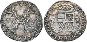 BRABANT, Duché, Philippe II (1555-1598), AR demi-écu de Bourgogne, 1569, Anvers. D/ Croix de Bourgogne, chargée d'un briquet, accostée de la date. R/ ...