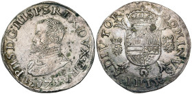 BRABANT, Duché, Philippe II (1555-1598), AR écu Philippe, 1573, Anvers. D/ B. cuir. à g. R/ Ecu couronné sur une croix de Bourgogne, entre deux brique...
