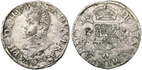 BRABANT, Duché, Philippe II (1555-1598), AR demi-écu Philippe, 1574, Anvers. D/ B. cuir. à g. R/ Ecu couronné sur une croix de Bourgogne, entre deux b...