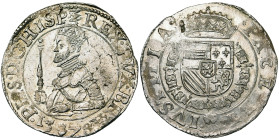 BRABANT, Duché, Les Etats en révolte (1577-1581), AR écu des Etats, 1578, Anvers. D/ Le roi à mi-corps à g., couronné et cuirassé, ten. un grand scept...