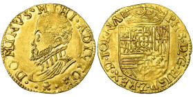 TOURNAI, Seigneurie, Philippe II (1555-1598), restauré, AV demi-réal d'or, s.d. (1590-1595). Aux armes de Portugal. D/ DOMINVS MIHI ADIVTOR B. cuir. à...