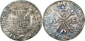 TOURNAI, Seigneurie, Albert et Isabelle (1598-1621), réal d'argent, s.d. (1604-1608). D/ Ecu couronné, entouré du collier de la Toison d'or. R/ Croix ...