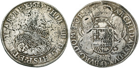TOURNAI, Seigneurie, Philippe IV (1621-1665), AR ducaton, 1633. Premier type. D/ B. à d., une grande fraise au col. R/ Ecu couronné, tenu par deux lio...