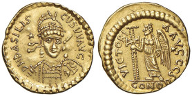 Odovacar (476-493) Solido (a nome di Basilisco, zecca italiana incerta) Busto di fronte, stella nel campo - R/ Vittorio stante a s., tenendo lunga cro...