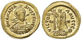OSTROGOTI Teodorico (490-526) Solido a nome di Anastasio - Busto elmato di fronte - R/ Angelo stante di fronte con globo crucifero - MEC manca; MIB 7 ...