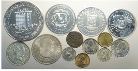 Dominican Republic Lot

Dominican Republic, Lotto di 13 monete, segnaliamo: 1/4 Real (1810-1820) KM-2 MB, Peso 1955 KM-23 FDC, 2,5 Centavos 1888 H H...