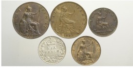 Great Britain Lot

Great Britain, Victoria, Lotto di 5 monete, segnaliamo: 6 Pence 1897 KM-779 cleaned SPL-FDC, 1/2 Penny 1887 KM-754 SPL, Farthing ...