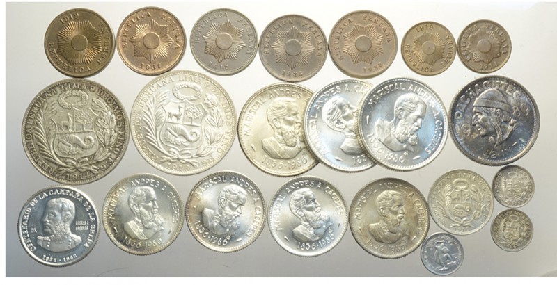 Peru Lot

Peru, Lotto di 22 monete 1910-1989, segnaliamo: 1/5 Sol 1910 FG KM-2...