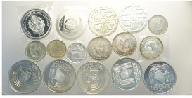 Uruguay Lot

Uruguay, Lotto di 16 monete 1917-1995, segnaliamo: 50 Centesimos 1917 (ba) KM-22 SPL, 200 Pesos 1995 KM-116 Proof