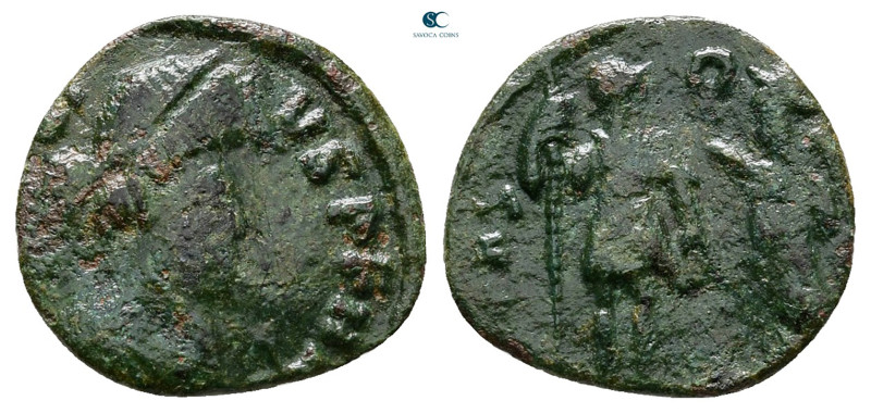 Honorius AD 393-423. Contemporary barbaric imitation
Follis Æ

14 mm, 0,92 g...