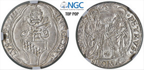 INNOCENZO VIII, Giovanni Battista Cybo (1484-1492) - Grosso s.d., Roma
Argento - 3,60 gr.
Dritto: Stemma ottagono sormontato da triregno e chiavi de...