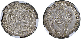 GIULIO III, Giovanni Maria Ciocchi del Monte (1550-1555) - Giulio s.d., Roma
Argento - 3,17 gr.
Dritto: Stemma a targa con volute sormontato da trir...