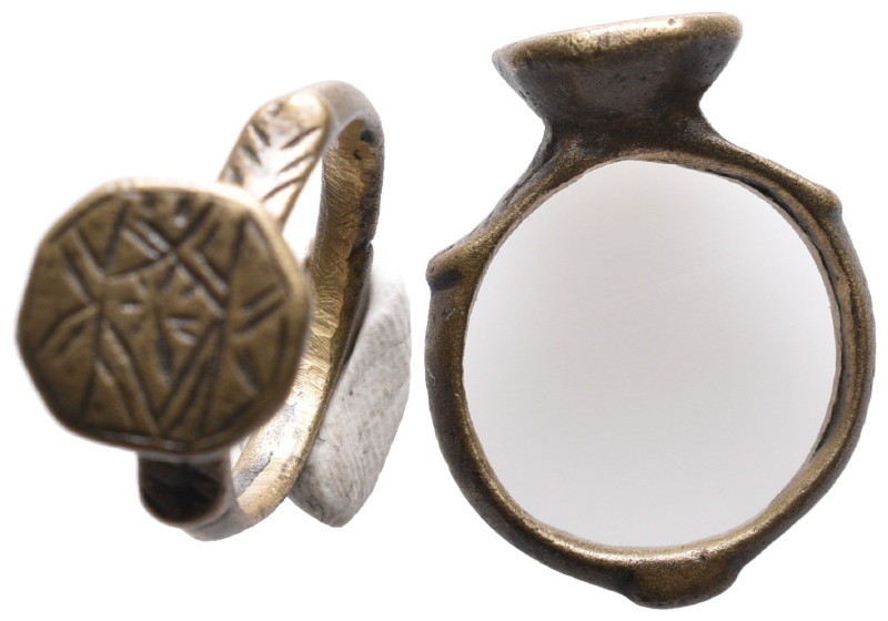 ANCIENT ROMAN BONZE RING.(3rd–4th centuries).AE

Weight: 5,7 gr
Diameter: 26,...