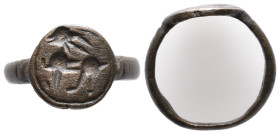 ANCIENT ROMAN BONZE RING.(3rd–4th centuries).AE

Weight: 3,1 gr
Diameter: 19,9 mm