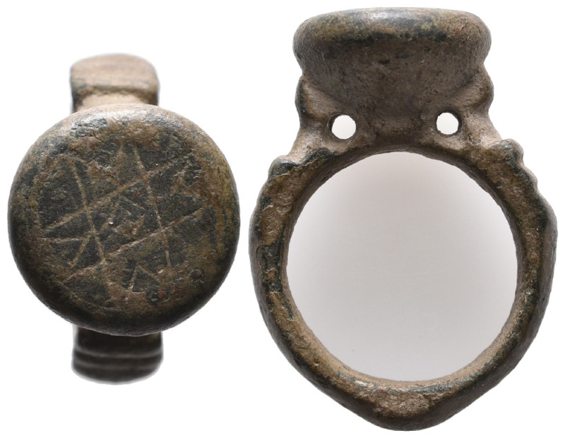 ANCIENT ROMAN BONZE RING.(3rd–4th centuries).AE

Weight: 17,5 gr
Diameter: 31...