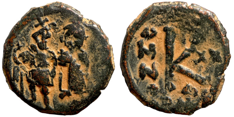 Byzantine coin Byzanz. Artifically patinated

24mm 6,78g